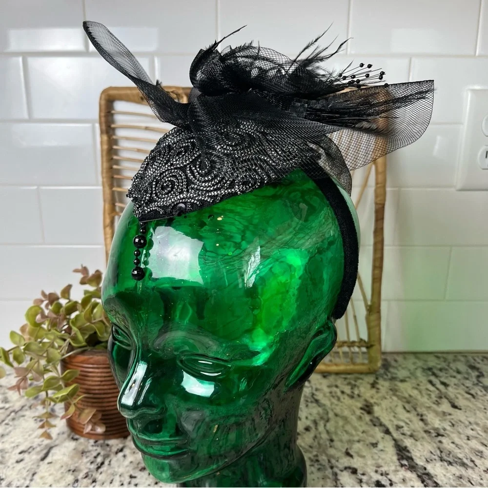Vintage Black Feathered Fascinator Hat - Picture 6 of 7